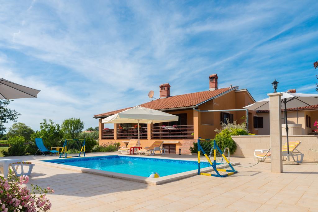 Hacienda Rosemary Villa Muntic Bagian luar foto