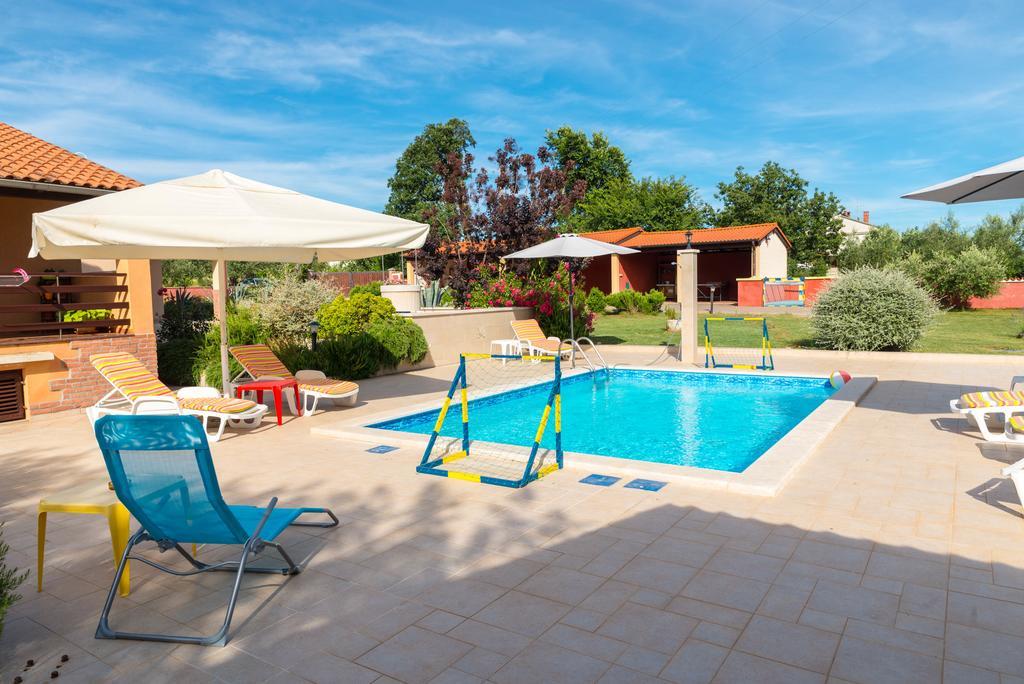 Hacienda Rosemary Villa Muntic Bagian luar foto