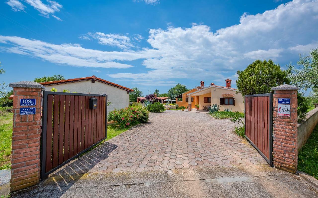 Hacienda Rosemary Villa Muntic Bagian luar foto